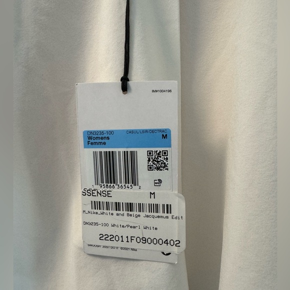 Nike x Jacquemus La Jupe Short White - Picture 9 of 10